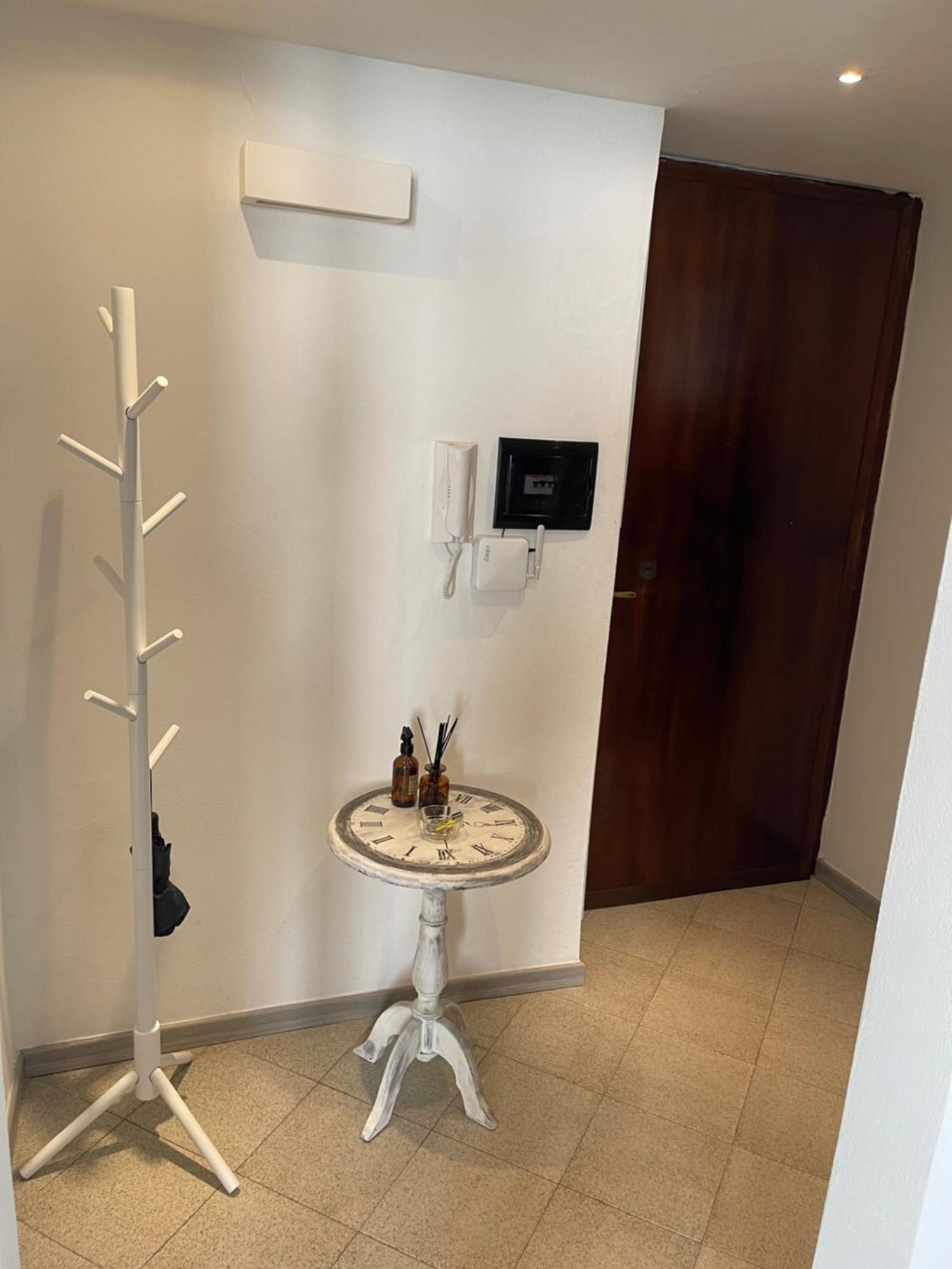 Bilocale Zona Navigli Apartment Milan Luaran gambar