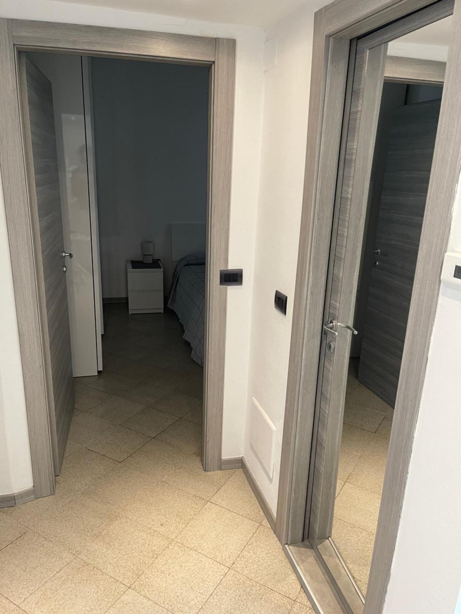Bilocale Zona Navigli Apartment Milan Luaran gambar